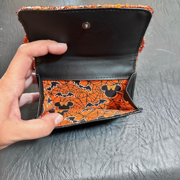 Minnie Mouse Halloween Sequin Flap Wallet - Picture 4 of 5